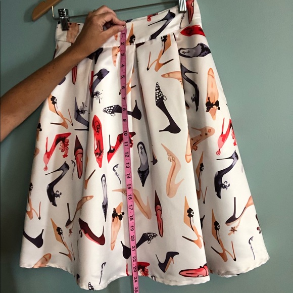 A Line Skirt with High Heel Shoe Design - Picture 3 of 5